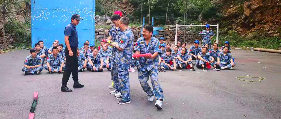 鄭州某法院紅色黨建拓展培訓(xùn)營